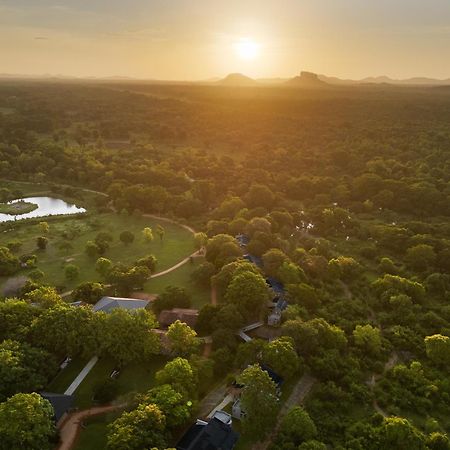 Ayugiri Ayurveda Wellness Resort Сігірія Екстер'єр фото