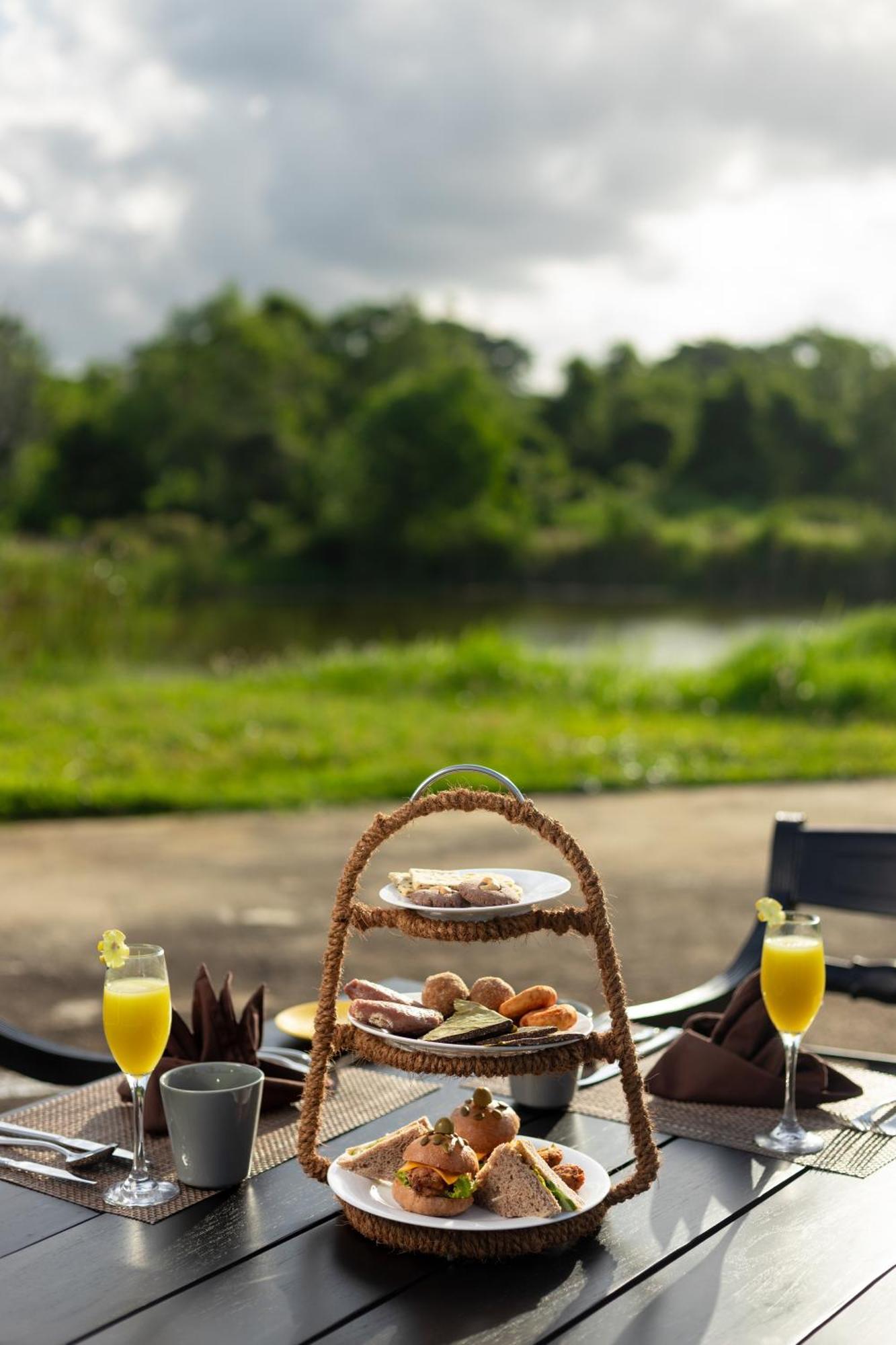 Ayugiri Ayurveda Wellness Resort Сігірія Екстер'єр фото