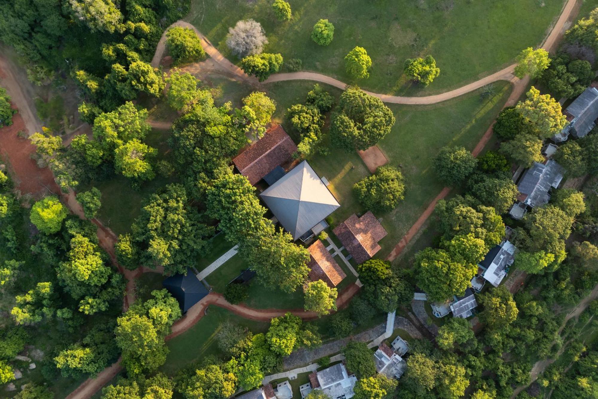 Ayugiri Ayurveda Wellness Resort Сігірія Екстер'єр фото