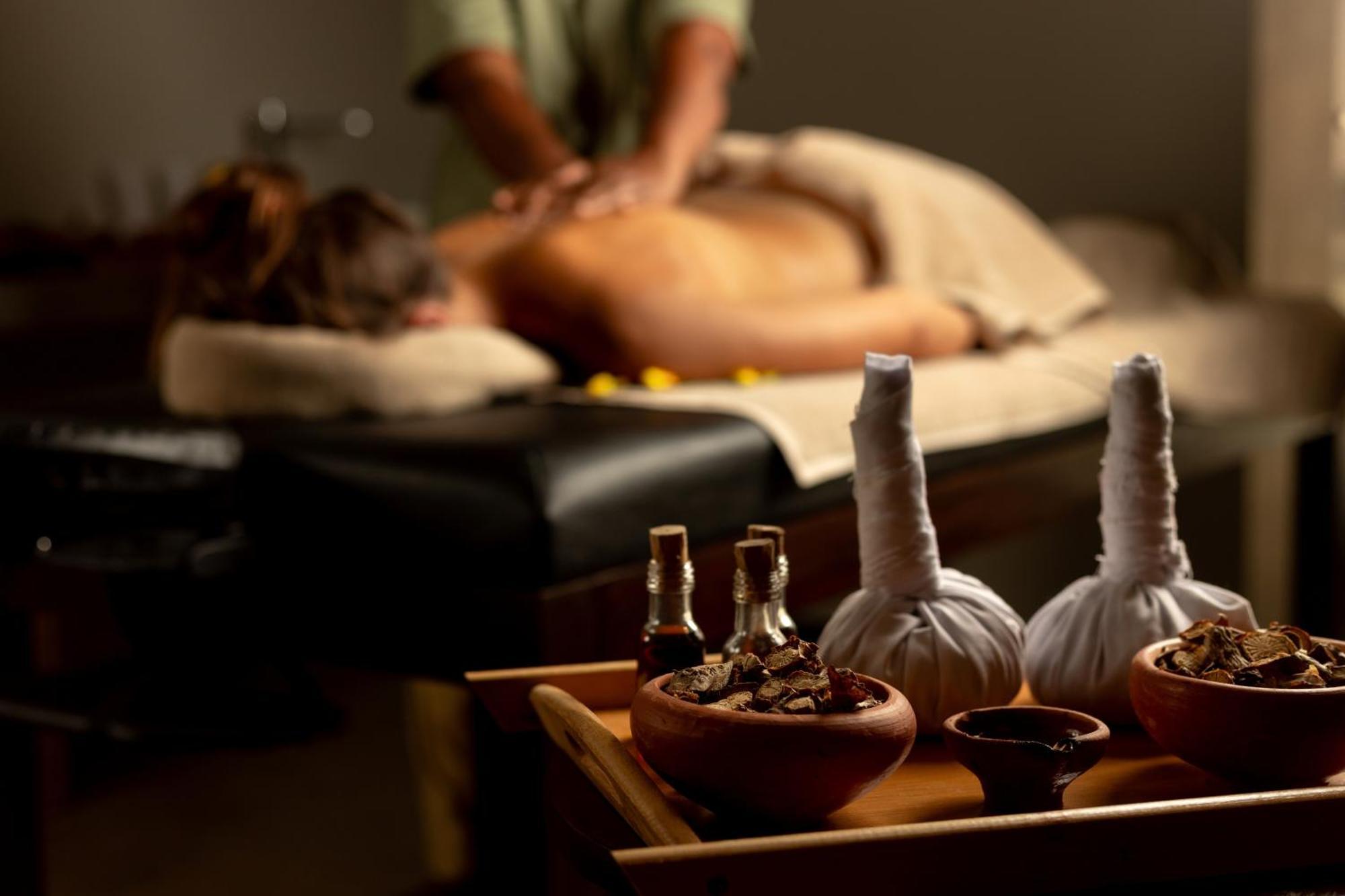 Ayugiri Ayurveda Wellness Resort Сігірія Екстер'єр фото