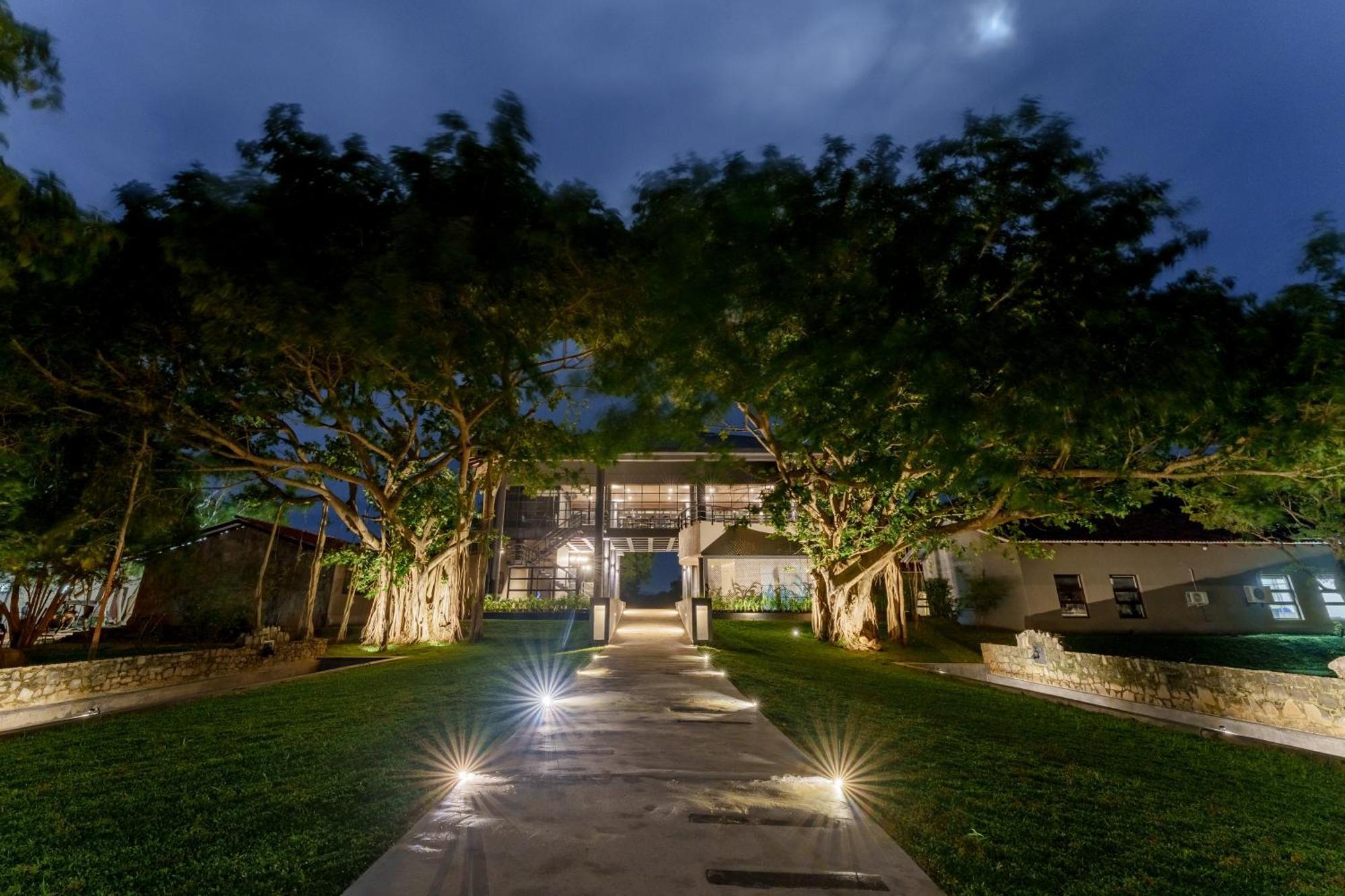 Ayugiri Ayurveda Wellness Resort Сігірія Екстер'єр фото